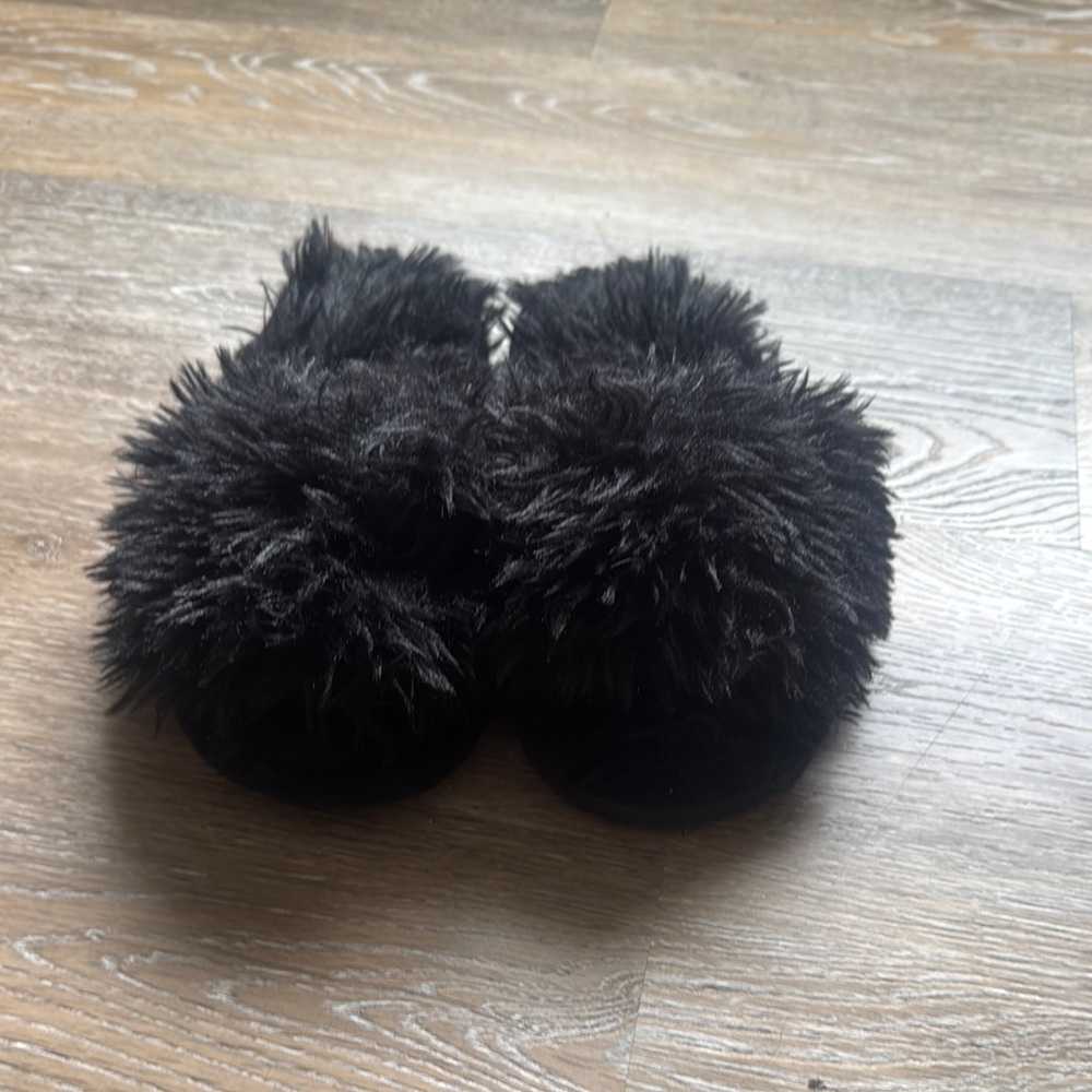 Fluffy Black Slippers